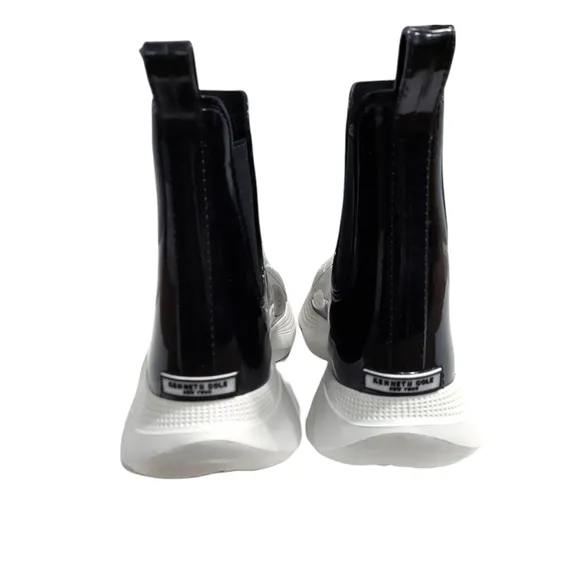 NWOT Kenneth Cole New York Evanna Rain Boot