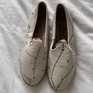 NWOT Limited Edition Sabah Hand Painted Constellation Shoes