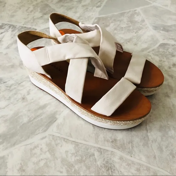 NWOT LUCKY BRAND leather platform espadrille cream sandals size 9.5
