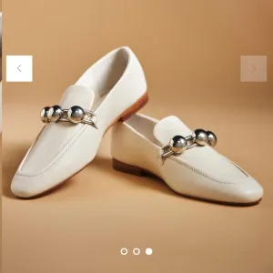NWOT Marc Fischer Elena cream Loafers with Silver Accents 8M