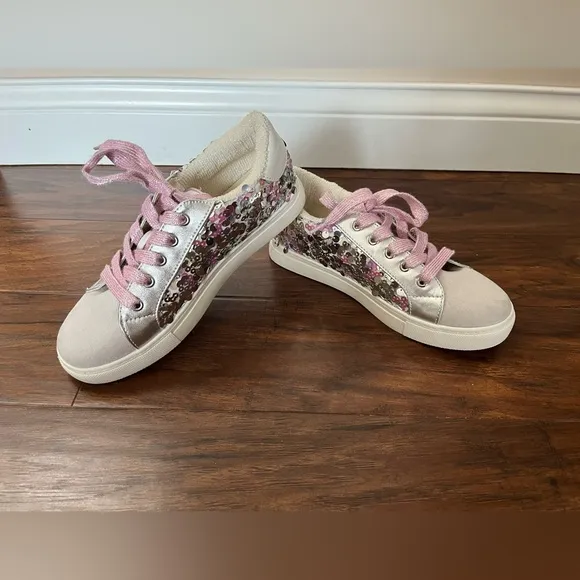 NWOT Steve Madden Emily Sneakers with Pink and Silver Sequins-Size 4