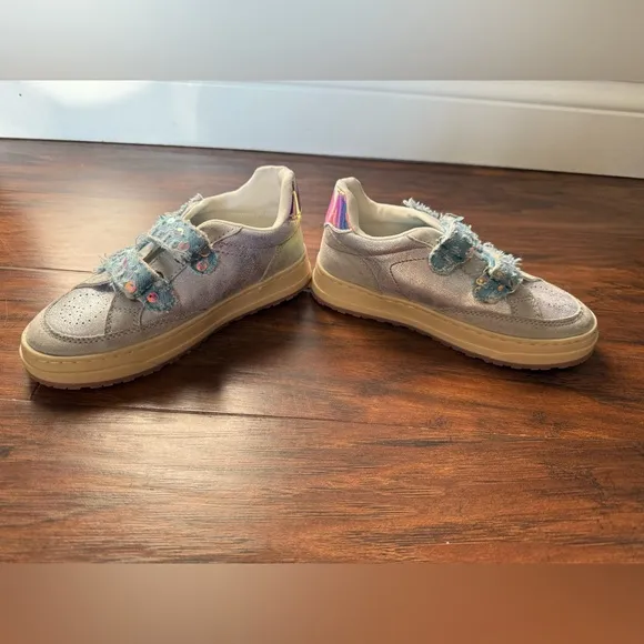 NWOT Steve Madden Kids Dream Sneakers - Silver and Pink-Size 11