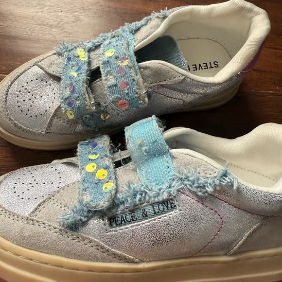NWOT Steve Madden Kids Dream Sneakers - Silver and Pink-Size 11