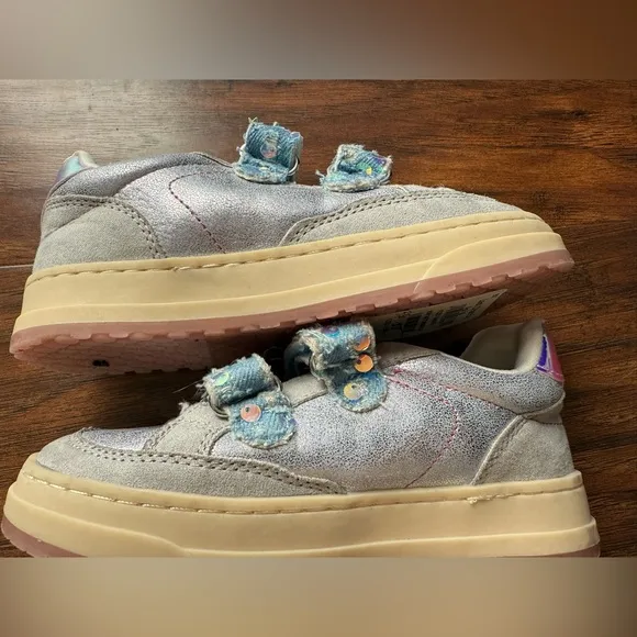 NWOT Steve Madden Kids Dream Sneakers - Silver and Pink-Size 11