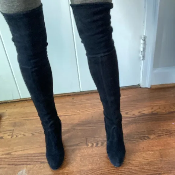 NWOT Stuart Weitzman Genuine Suede Boots