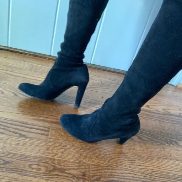 NWOT Stuart Weitzman Genuine Suede Boots
