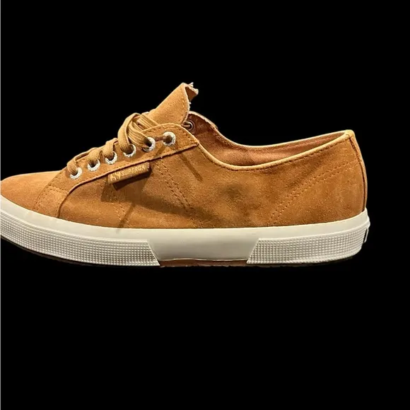 NWOT Superga genuine leather unisex athleisure shoes