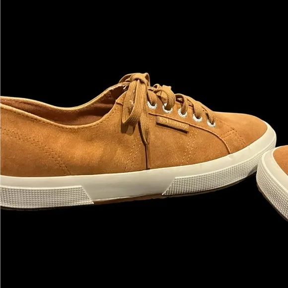 NWOT Superga genuine leather unisex athleisure shoes