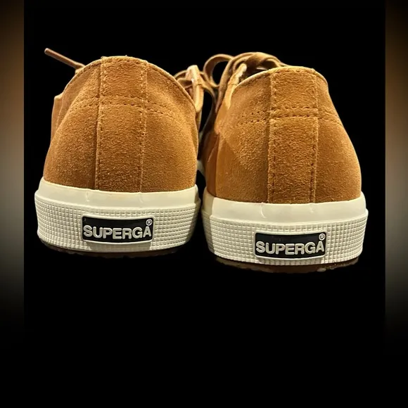 NWOT Superga genuine leather unisex athleisure shoes