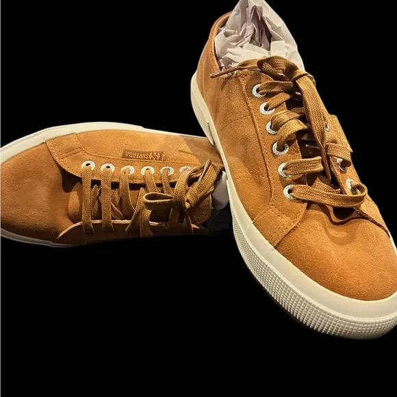 NWOT Superga genuine leather unisex athleisure shoes