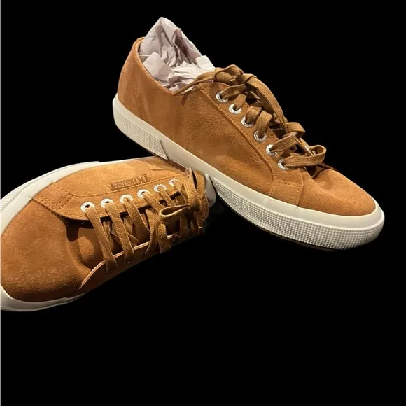NWOT Superga genuine leather unisex athleisure shoes
