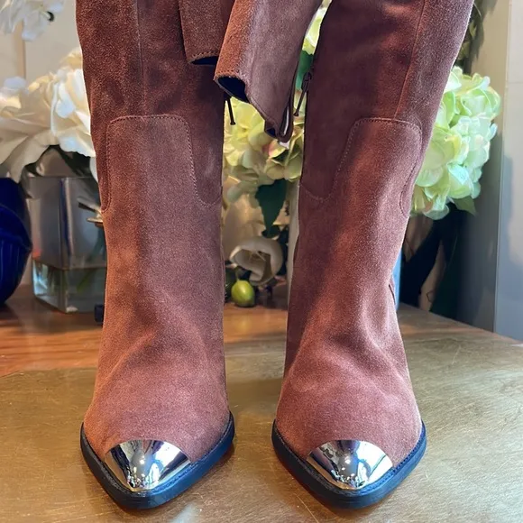 NWOT! TOPSHOP Over the Knee Boots in Suede