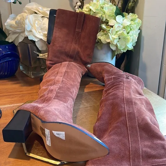 NWOT! TOPSHOP Over the Knee Boots in Suede