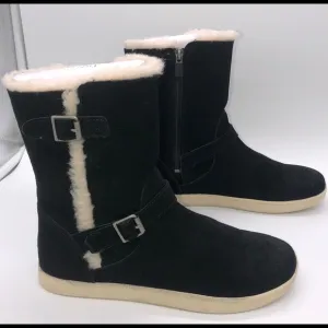 NWOT UGGpure Barley Boots Black