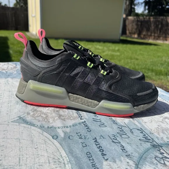 NWT! Adidas NMD_V3 Core Black Signal Green Men's Size 13 GW3064 Shoes Athleisure
