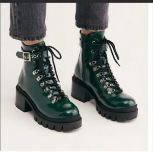 NWT And BOX Jeffrey Campbell Czech Platform Combat Green Boots size 7.5
