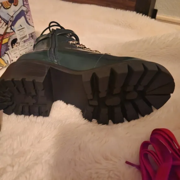 NWT And BOX Jeffrey Campbell Czech Platform Combat Green Boots size 7.5