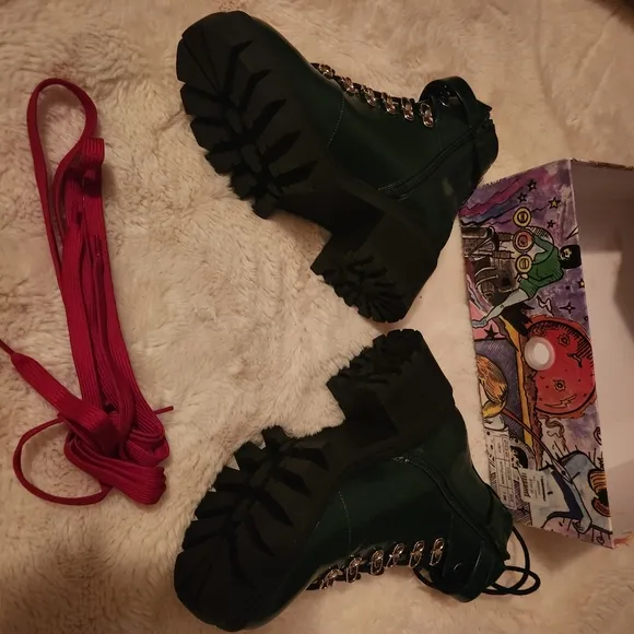 NWT And BOX Jeffrey Campbell Czech Platform Combat Green Boots size 7.5