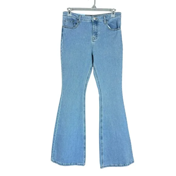 NWT Antonio Melani Light Wash Denim Mid-Rise Flare Jeans Women's Size 32