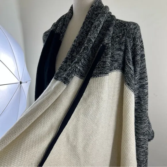 NWT BcbgMaxAzria Wool Cashmere Modern Cool Zipped Oversized Sweater Cardigan