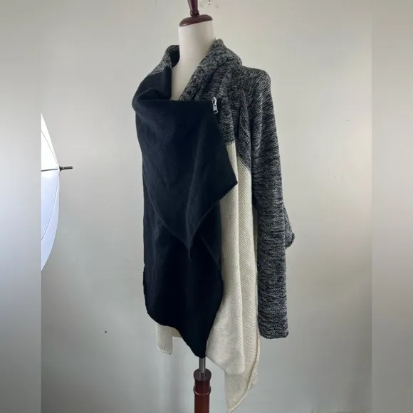 NWT BcbgMaxAzria Wool Cashmere Modern Cool Zipped Oversized Sweater Cardigan