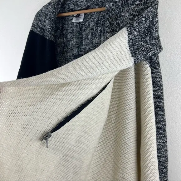 NWT BcbgMaxAzria Wool Cashmere Modern Cool Zipped Oversized Sweater Cardigan