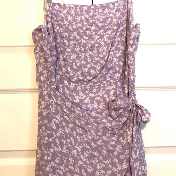 NWT CITY CHIC Floating Daisy Lilac Ditsy Floral Print Wrap Mini Dress SZ 18