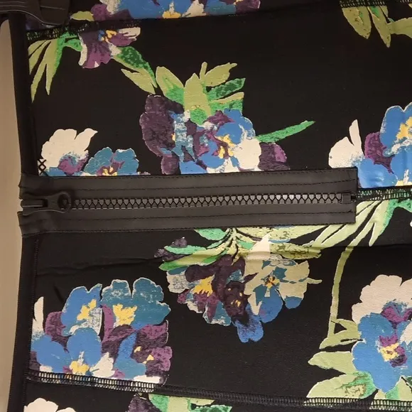 NWT, Elizabeth and James Floral Scuba Skirt