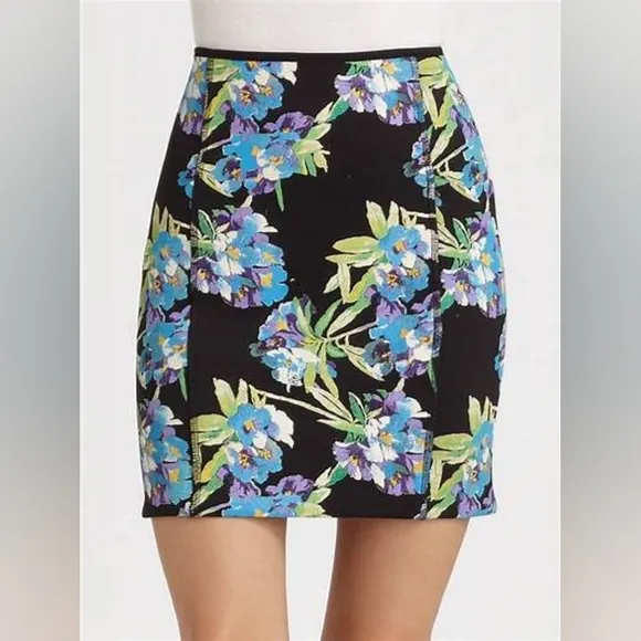 NWT, Elizabeth and James Floral Scuba Skirt