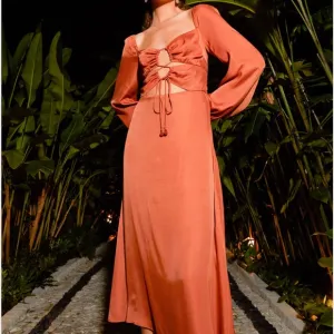 🌸NWT FARM XS Rio Satin Caramel Cutout Front-Tie Midi Dress