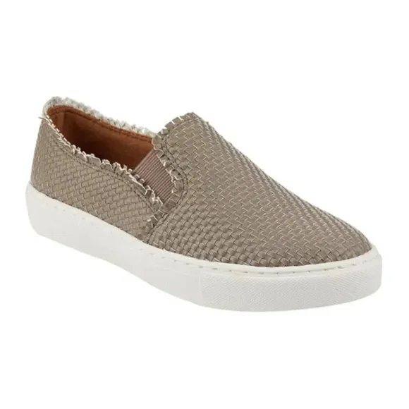 NWT Indigo Rd Women’s Kicky Tan Slip-On Shoes 6