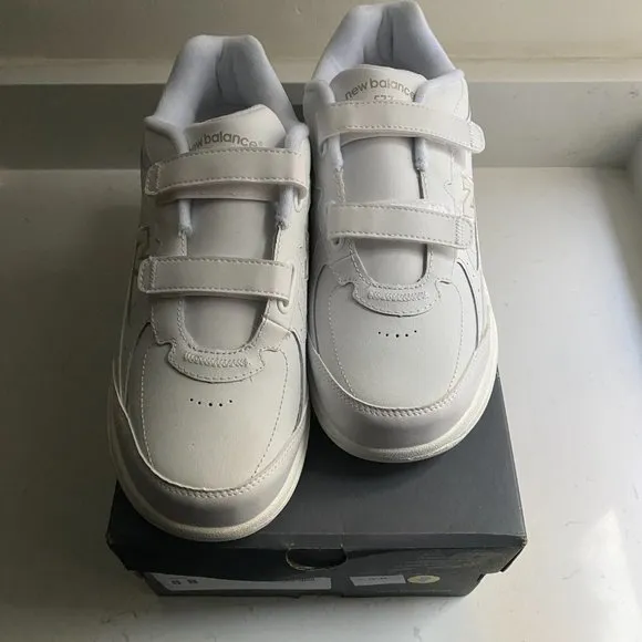 NWT New Balance 577 Women’s Leather Walking White Sneaker Size 10W WW577VW Fall