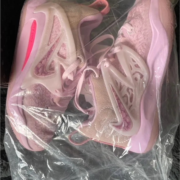 NWT Nike Limited Edition Aunt Pearls KD15 Shoes