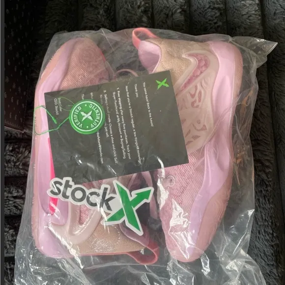 NWT Nike Limited Edition Aunt Pearls KD15 Shoes
