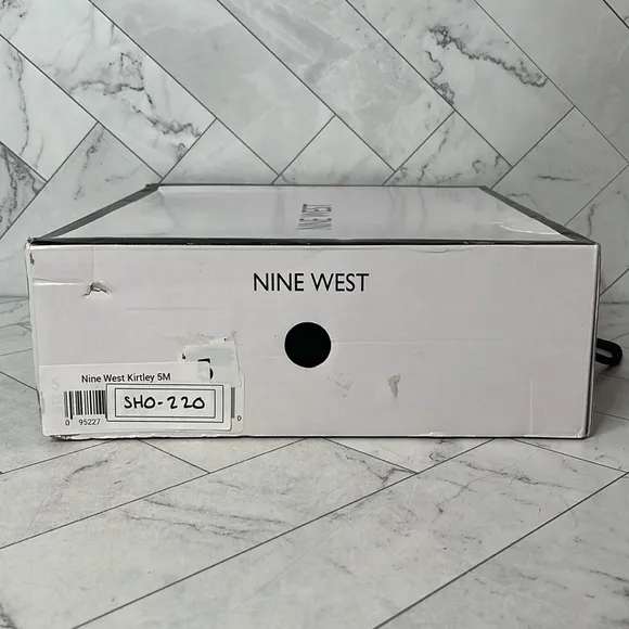 NWT Nine West Womens Black Kirtley Heeled Ankle Boot Shoe Size 5M