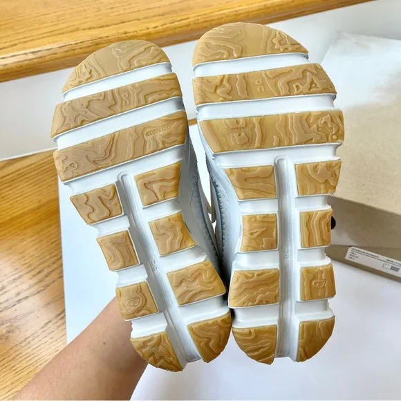 NWT On Running Cloudaway Kanazawa Women’s Athletic Running Shoes White Frost