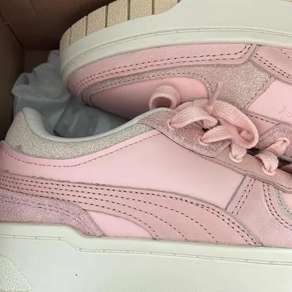 NWT pink puma sneakers “cali dream thrifted” size 6