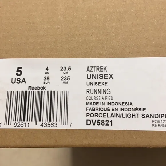 NWT Reebok Aztrek in box Running Sneakers Sorbet colors  5 Youth in box
