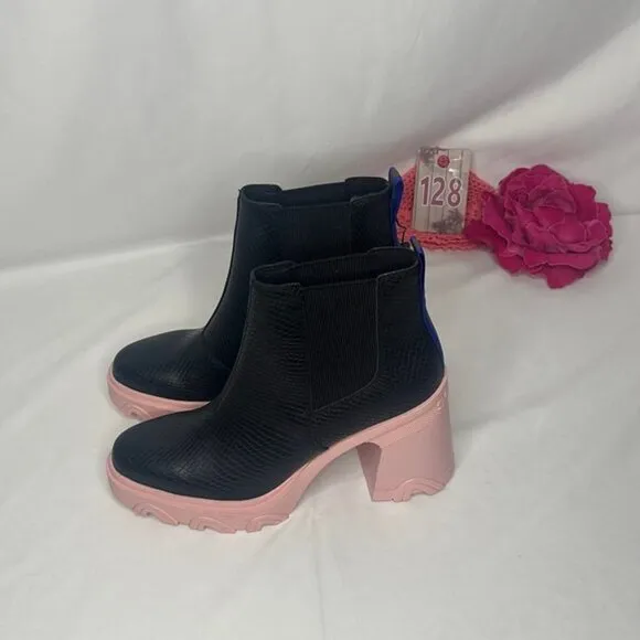NWT Sorel Brex Heel Chelsea Boots Black/Pink Size 9