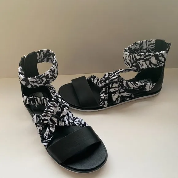 NWT Sorel Ella II Women’s Black and White Strappy Sandals Size 9