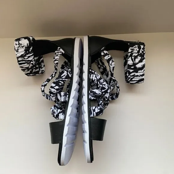 NWT Sorel Ella II Women’s Black and White Strappy Sandals Size 9