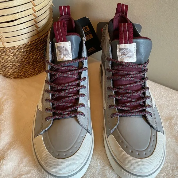 NWT Vans MTE 2 Mens 8/ Women 9.5 Grey&amp; Burgundy Sneakers