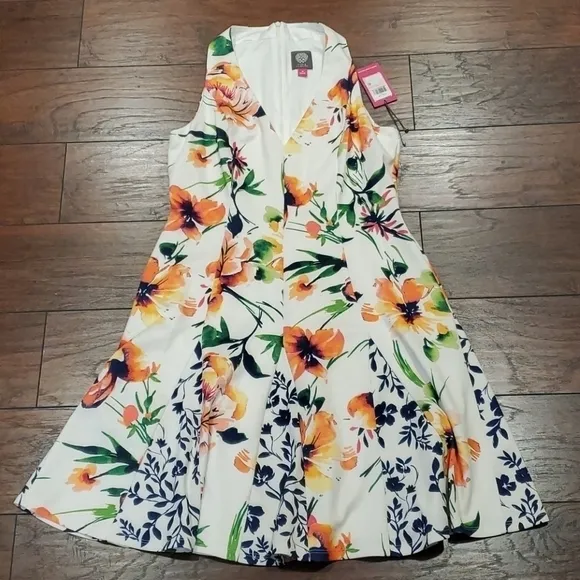 NWT Vince Camuto Women floral boho v neck dress sz 10