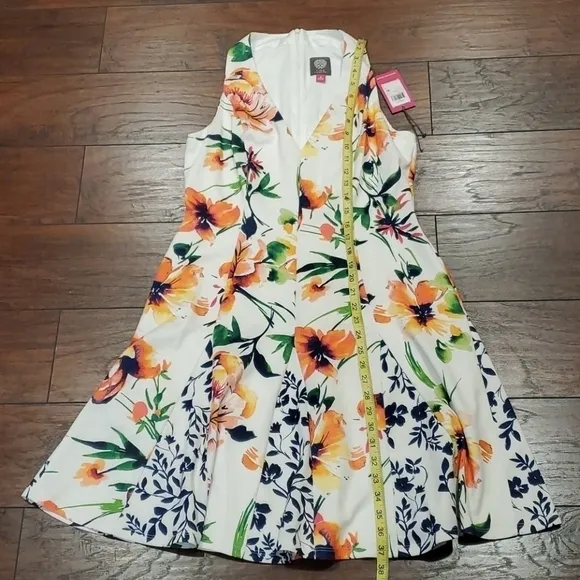 NWT Vince Camuto Women floral boho v neck dress sz 10