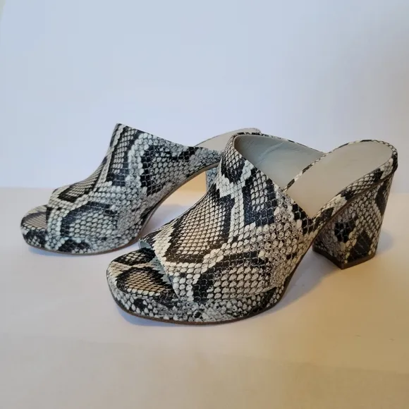 NWT Vince Wyatt Snake Embossed Leather Platform Heel Sandals