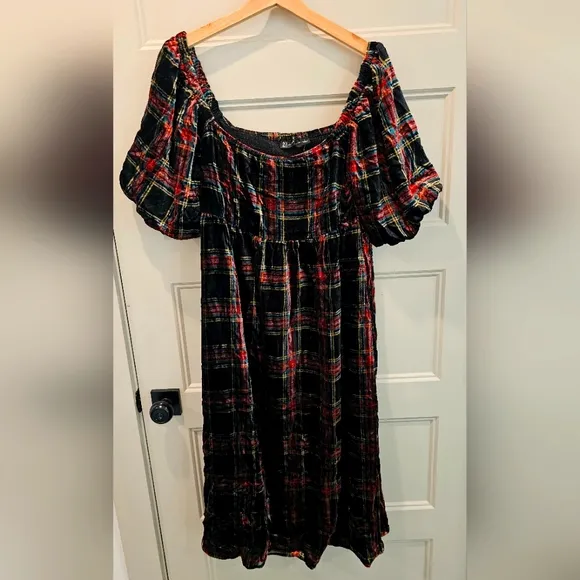 NY&amp;C Plaid Velvet Puff Sleeve Dress Sz L