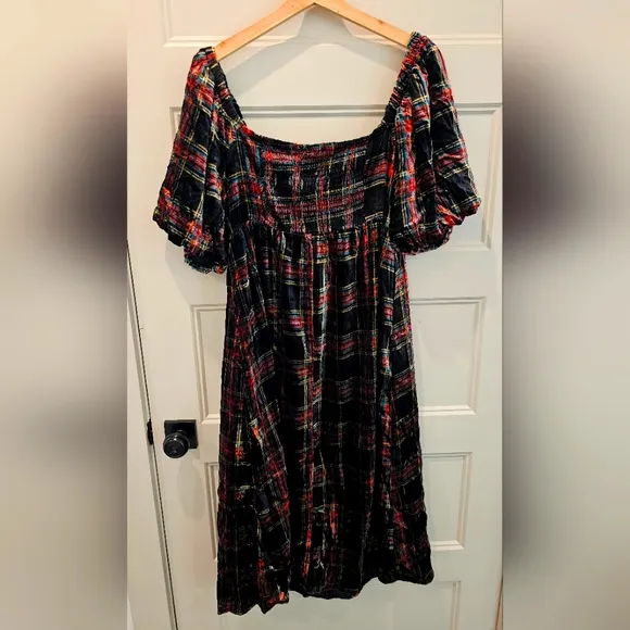 NY&amp;C Plaid Velvet Puff Sleeve Dress Sz L