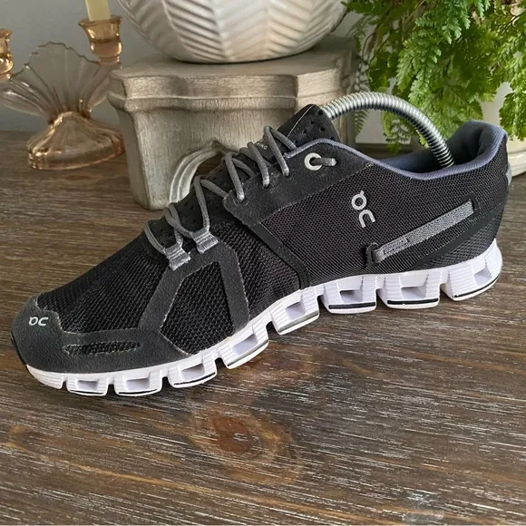 OC On Cloud Women’s 9 Black Athletic Running Sneakers Athleisure Shoes