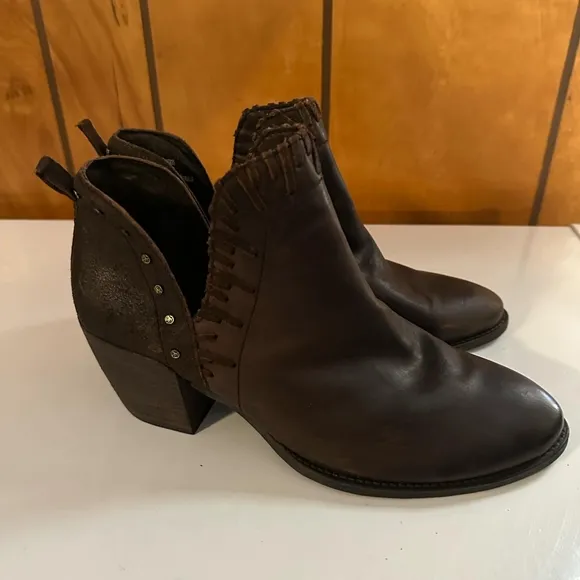 Off The Beaten Track Santa Fe Brown Leather Ankle Boots Sz. 9M