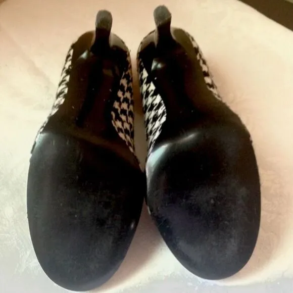 Oh Deer! Black and White Houndstooth Women's Heels